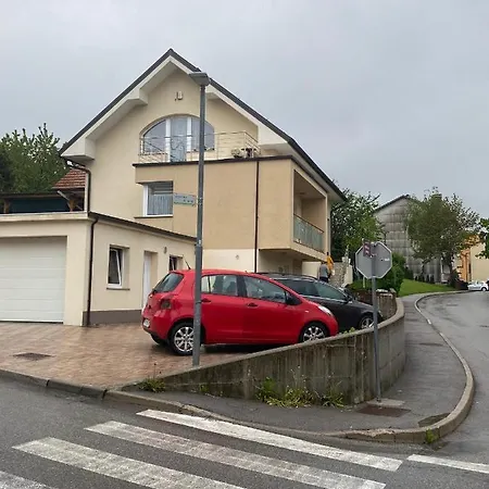 Apartma Azurre *