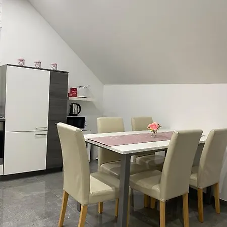 Apartma Azurre * Postojna