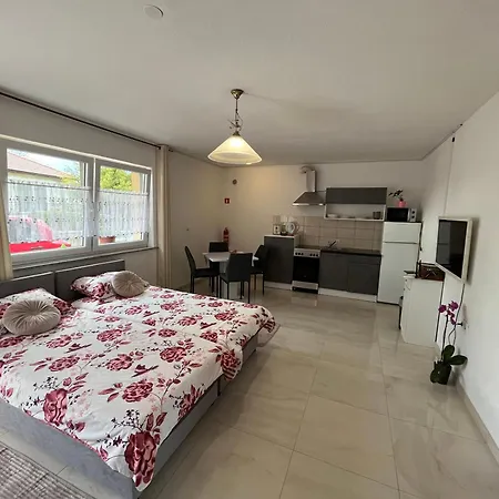 Apartma Azurre *