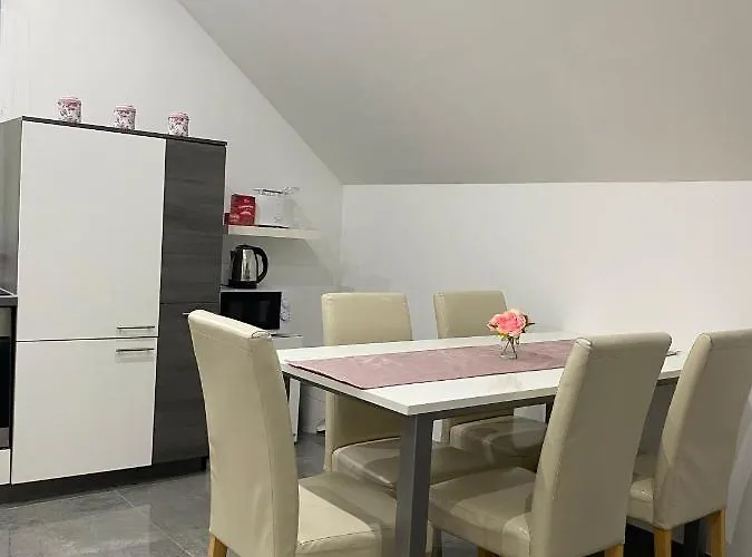 Apartma Azurre * Postumia