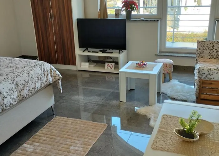Apartma Azurre Appartamento Postumia