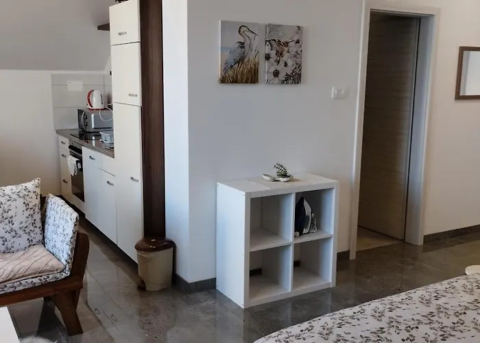 Apartma Azurre Appartamento *