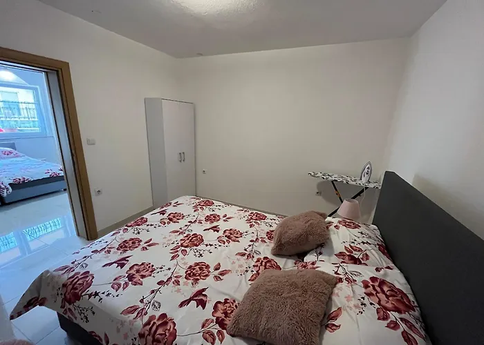 Apartma Azurre Appartamento Postumia