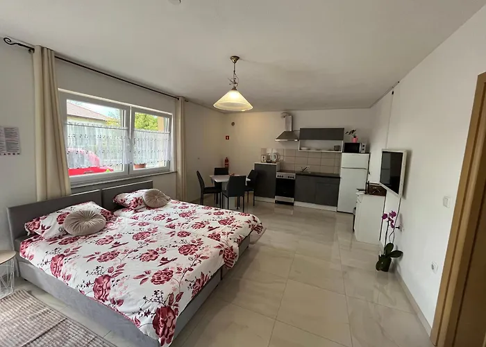 Apartma Azurre *